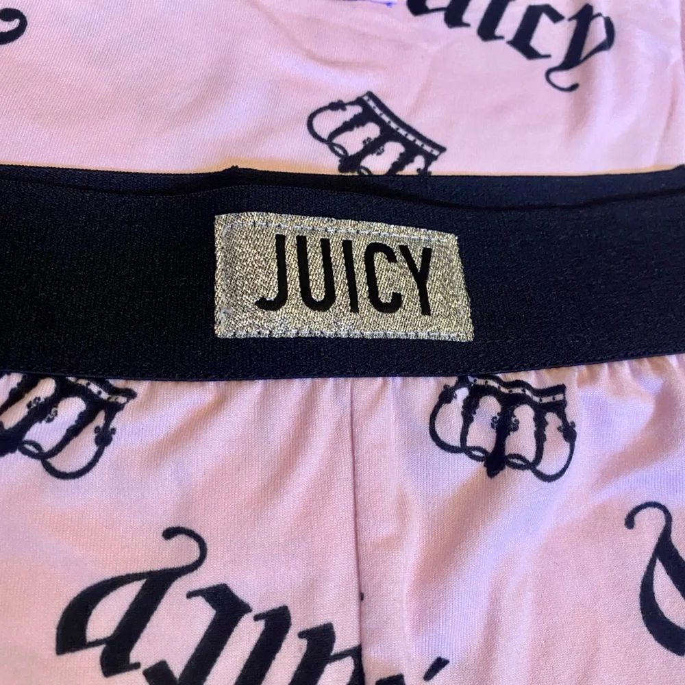 NEW Juicy Couture Pink Button Up Shirt And Shorts Pajama Set Size Medium - Picture 9 of 14